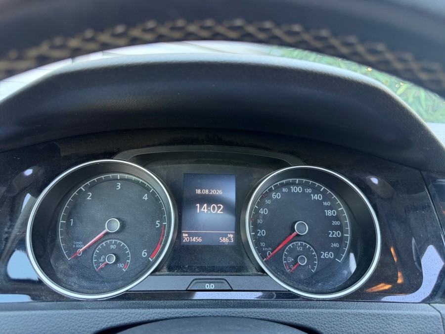 VOLKSWAGEN d'occasion GOLF VII 1.6 TDI 105 CUP de 2014 Salon de