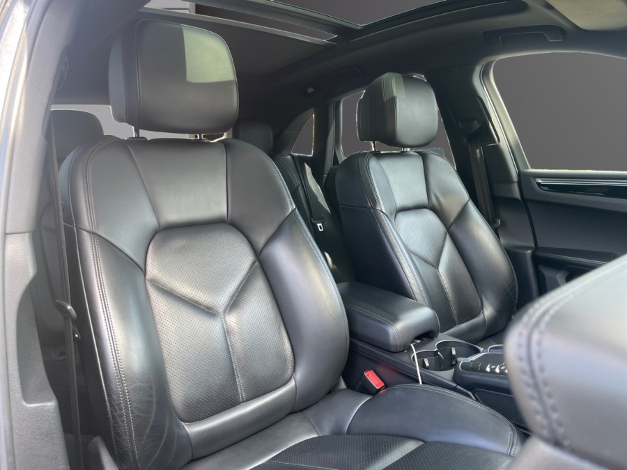 PORSCHE d'occasion MACAN 3.0 V6 258ch S Diesel PDK de 2018 Royan (17)﻿