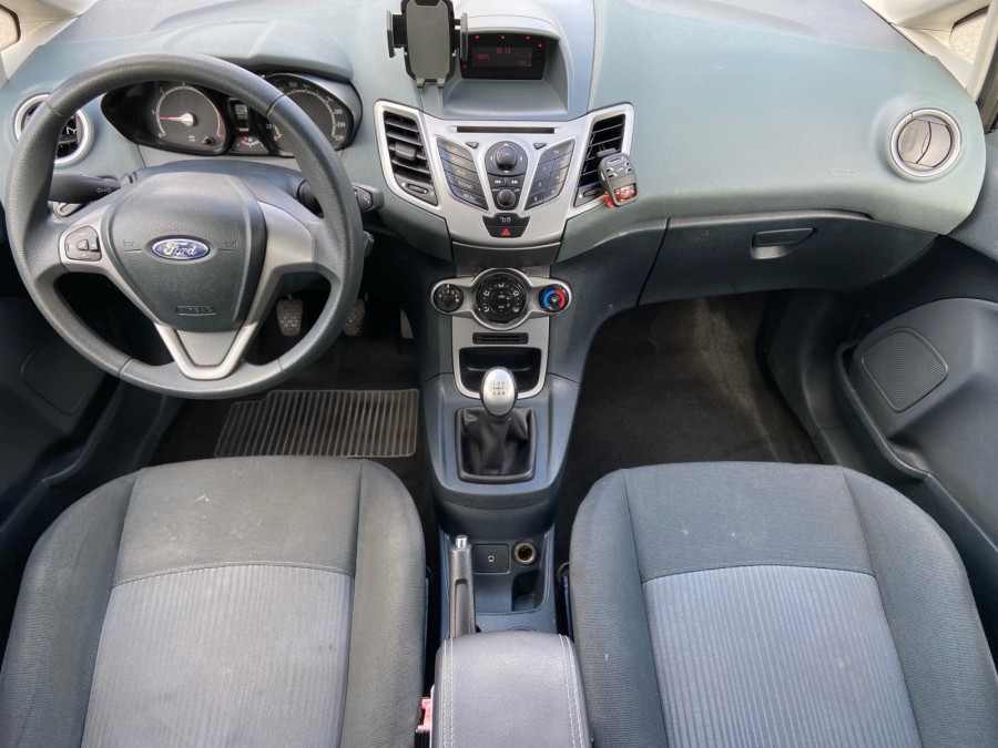 FORD d'occasion FIESTA 1.4 TDCi 70ch FAP TREND 5P de 2010 Brest (29)﻿