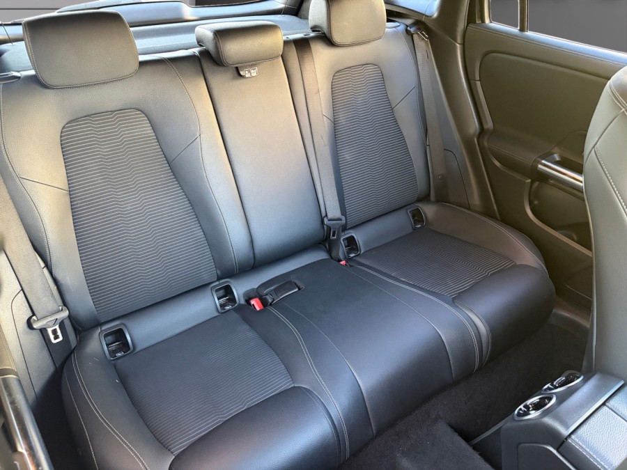 MERCEDES d'occasion GLA 250 e 160+102ch Progressive Line 8G-DCT de