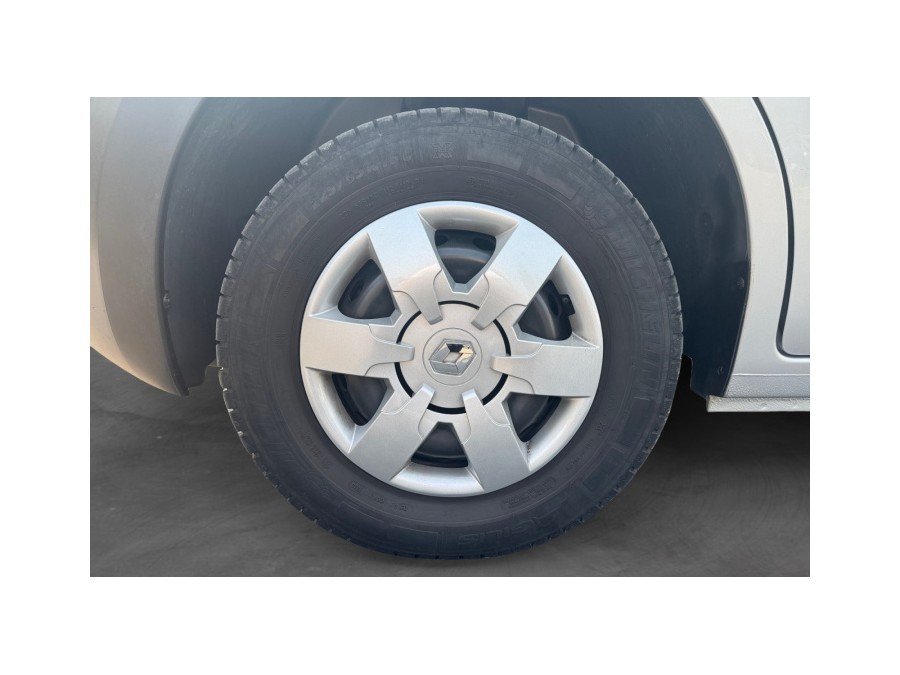RENAULT d'occasion MASTER F3500 L2H2 2.3 dCi 135ch energy Confort de