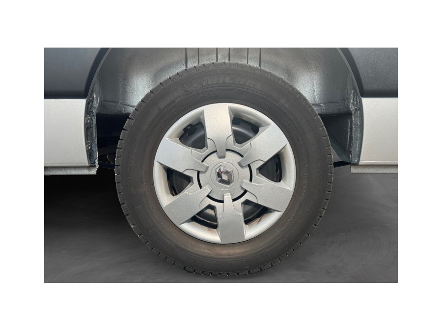RENAULT d'occasion MASTER F3500 L2H2 2.3 dCi 135ch energy Confort de