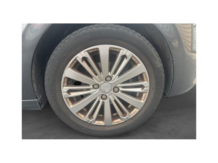 PEUGEOT d'occasion 208 1.6 BlueHDi 100ch Allure 5p de 2017 Compiègne