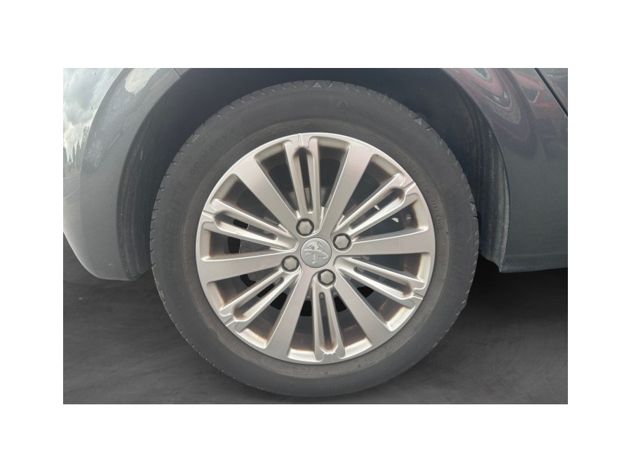 PEUGEOT d'occasion 208 1.6 BlueHDi 100ch Allure 5p de 2017 Compiègne