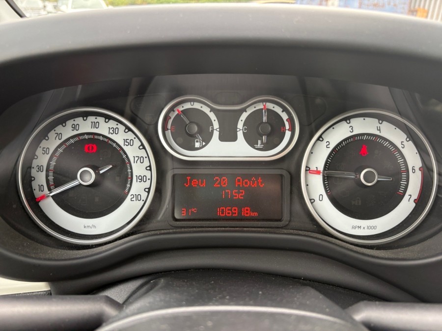 FIAT d'occasion 500L 0.9 105 TWINAIR TREKKING de 2013 Lyon St Priest