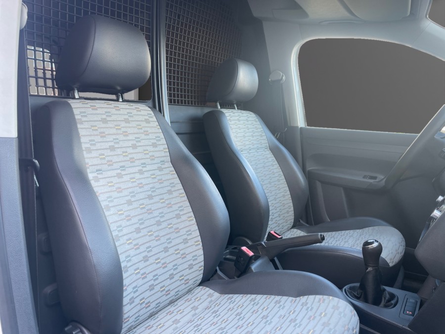 VOLKSWAGEN d'occasion CADDY 1.6 TDI 102 BUSINESS de 2013 Royan (17)﻿