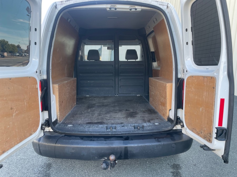 VOLKSWAGEN d'occasion CADDY 1.6 TDI 102 BUSINESS de 2013 Royan (17)﻿