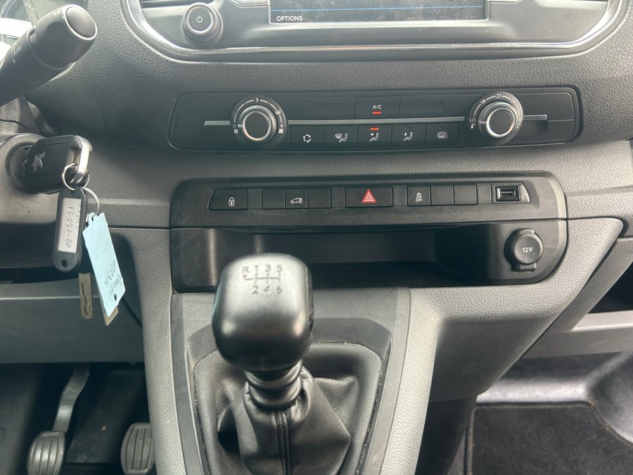 PEUGEOT d'occasion EXPERT STANDARD 2.0 BLUE HDI 120 PREMIUM de 2019