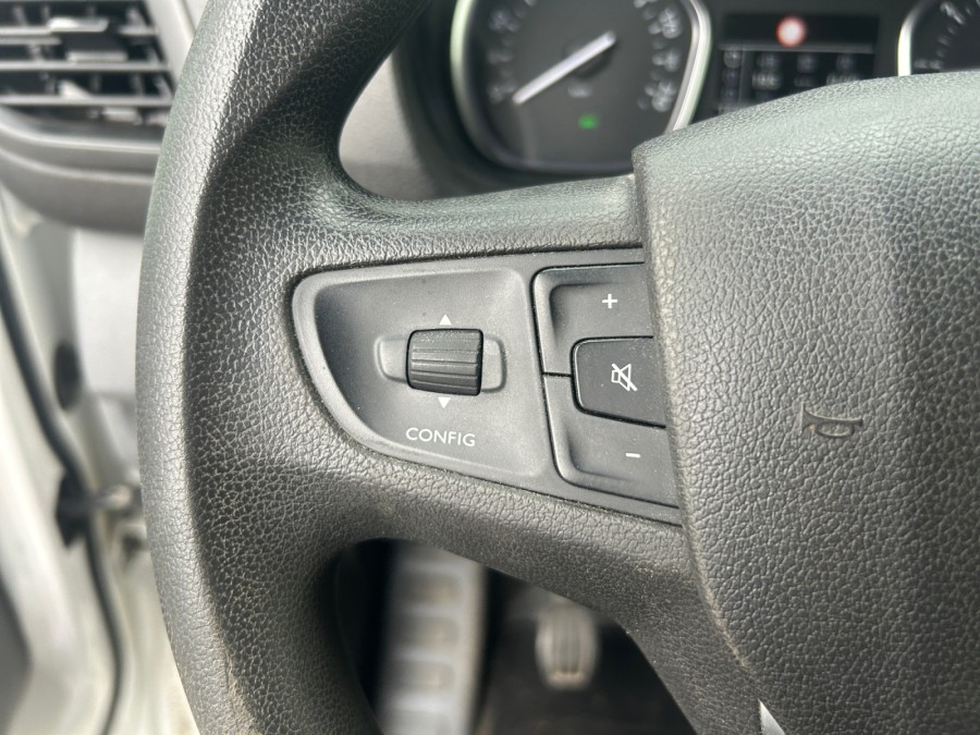 PEUGEOT d'occasion EXPERT STANDARD 2.0 BLUE HDI 120 PREMIUM de 2019