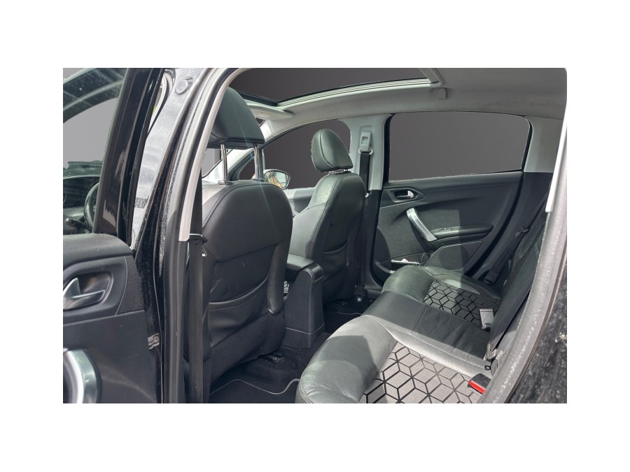 PEUGEOT d'occasion 208 1.6 BlueHDi 100ch Féline 5p de 2016 Compiègne
