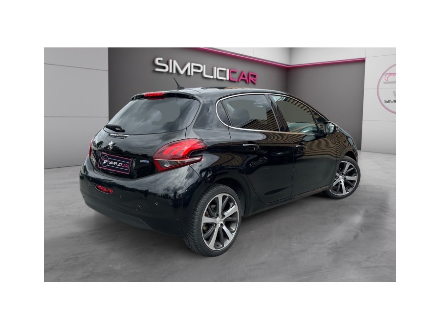 PEUGEOT d'occasion 208 1.6 BlueHDi 100ch Féline 5p de 2016 Compiègne