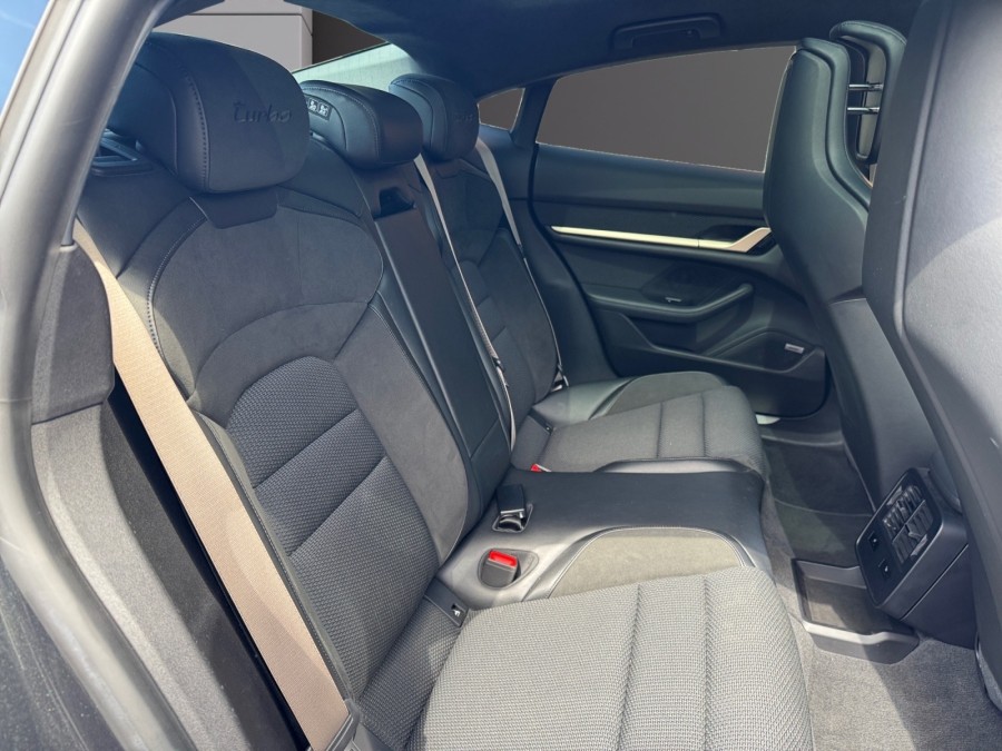PORSCHE d'occasion TAYCAN TURBO de 2020 Montreuil (93)﻿
