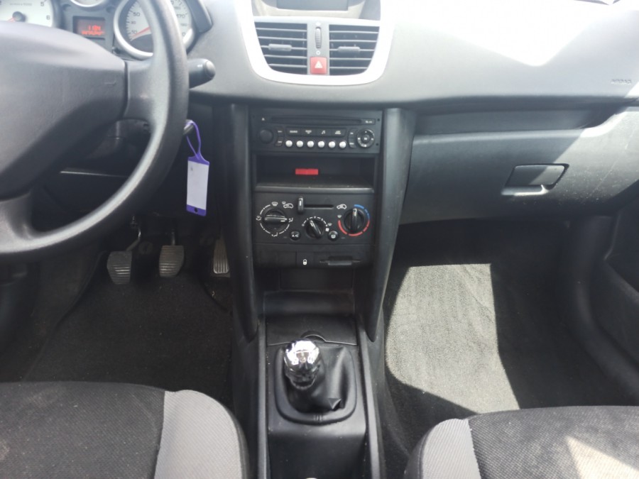 PEUGEOT d'occasion 207 1.4 VTI 95 STYLE de 2008 Brest (29)﻿