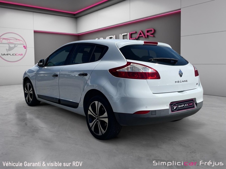 RENAULT d'occasion MEGANE III 1.5 DCI 110 FAP AUTHENTIQUE de 2011