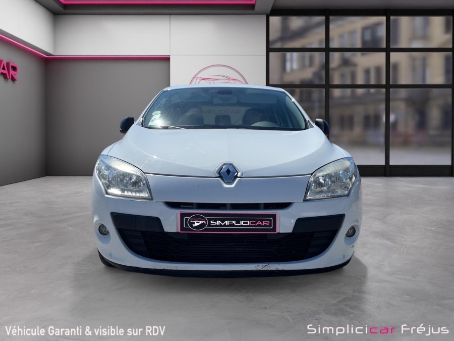 RENAULT d'occasion MEGANE III 1.5 DCI 110 FAP AUTHENTIQUE de 2011