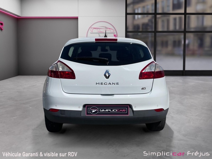 RENAULT d'occasion MEGANE III 1.5 DCI 110 FAP AUTHENTIQUE de 2011