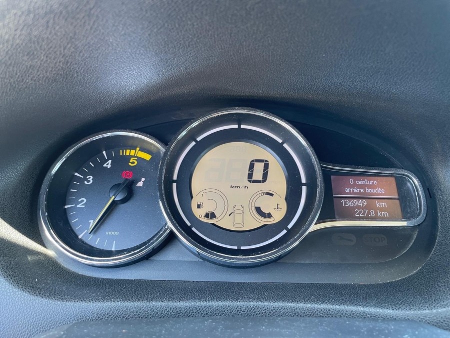 RENAULT d'occasion MEGANE III 1.5 DCI 110 FAP AUTHENTIQUE de 2011
