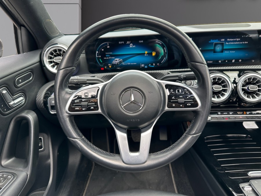 MERCEDES d'occasion CLASSE A BERLINE 200 D PROGRESSIVE LINE AUTO de