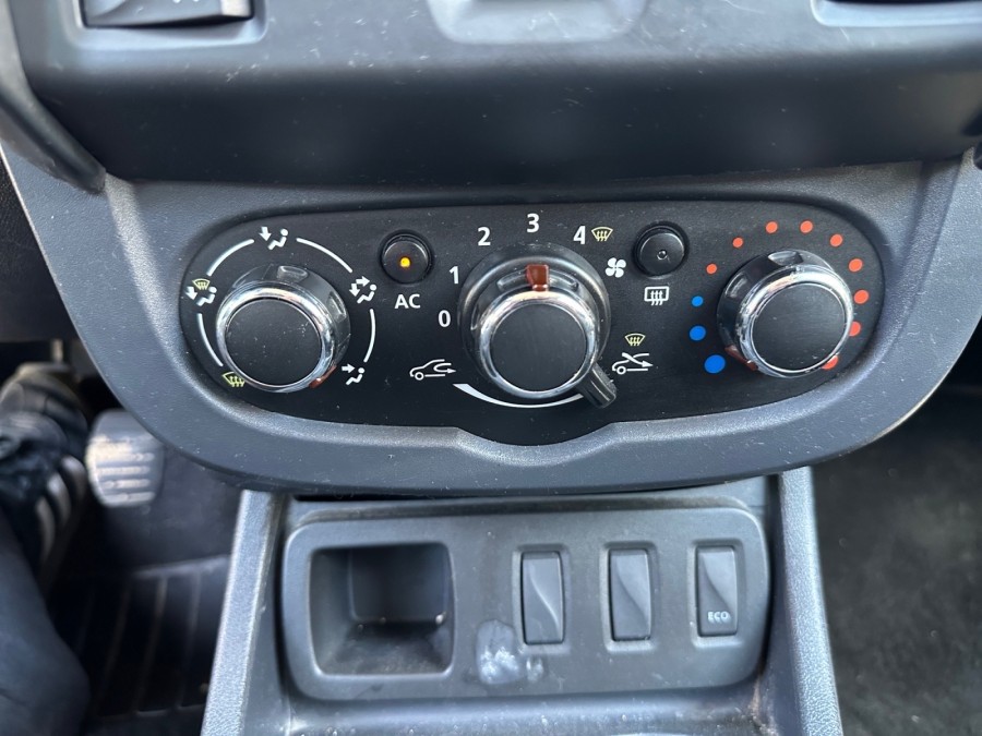 DACIA d'occasion DUSTER 1.5 DCI 110 10 ANS de 2014 Salon de Provence