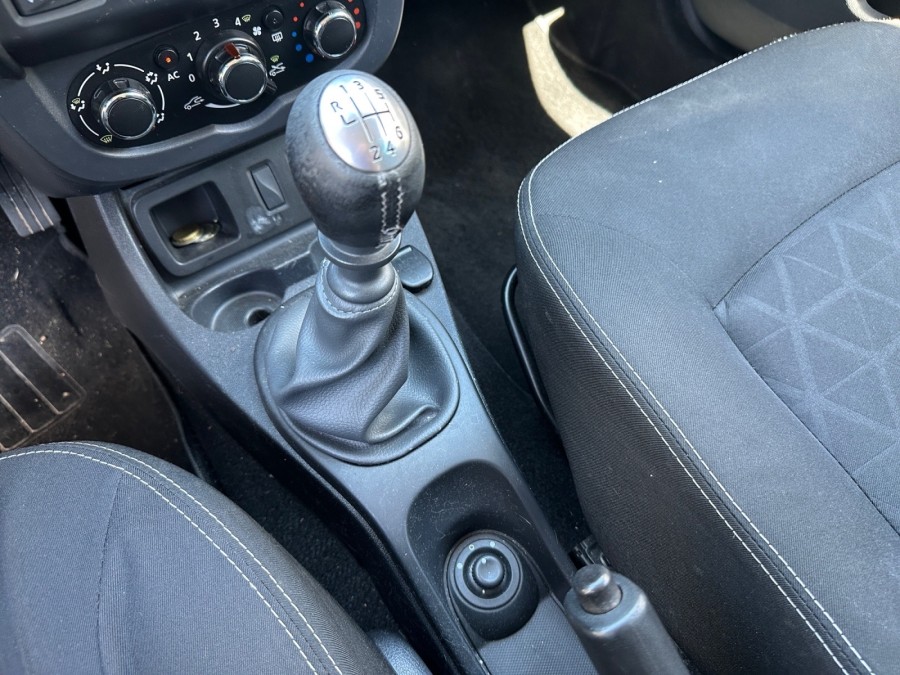 DACIA d'occasion DUSTER 1.5 DCI 110 10 ANS de 2014 Salon de Provence