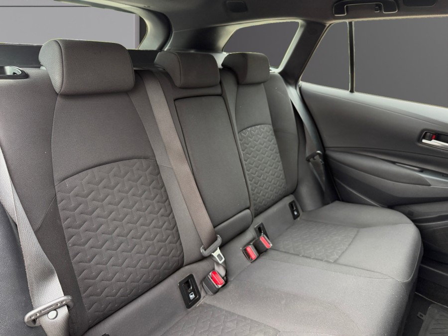 TOYOTA d'occasion COROLLA 122h Dynamic Business + Stage Hybrid