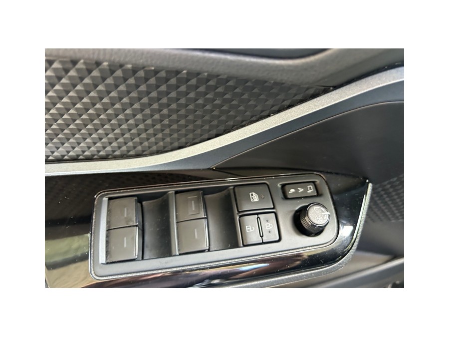 TOYOTA d'occasion C-HR 184h Edition 2WD E-CVT MY20 de 2021 Champigny