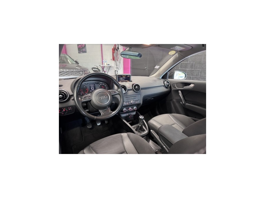 AUDI d'occasion A1 1.6 TDI 105ch FAP Ambition de 2014 Villebon Sur