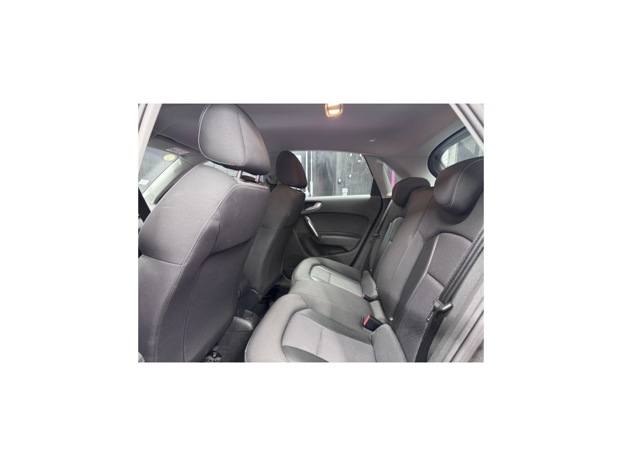 AUDI d'occasion A1 1.6 TDI 105ch FAP Ambition de 2014 Villebon Sur