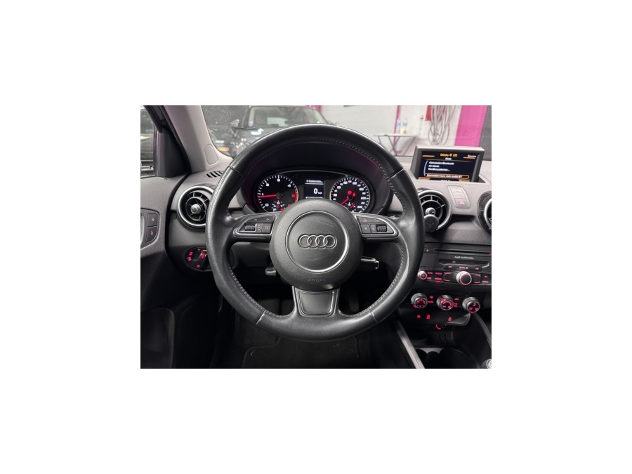 AUDI d'occasion A1 1.6 TDI 105ch FAP Ambition de 2014 Villebon Sur