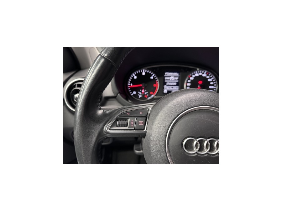 AUDI d'occasion A1 1.6 TDI 105ch FAP Ambition de 2014 Villebon Sur