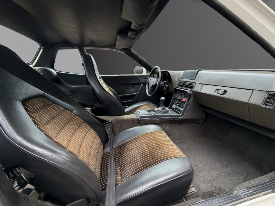 PORSCHE d'occasion 924 2 de 1981 St Jean du Cardonnay (76)﻿