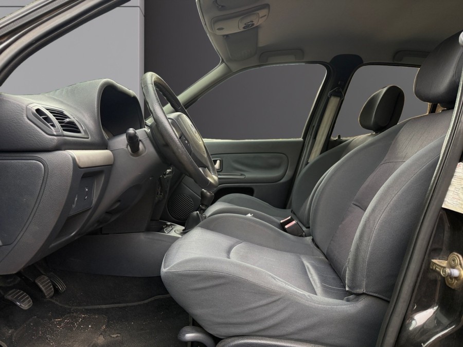 RENAULT d'occasion CLIO 1.4 16v 98ch Confort Pack Clim Dynamique 5p
