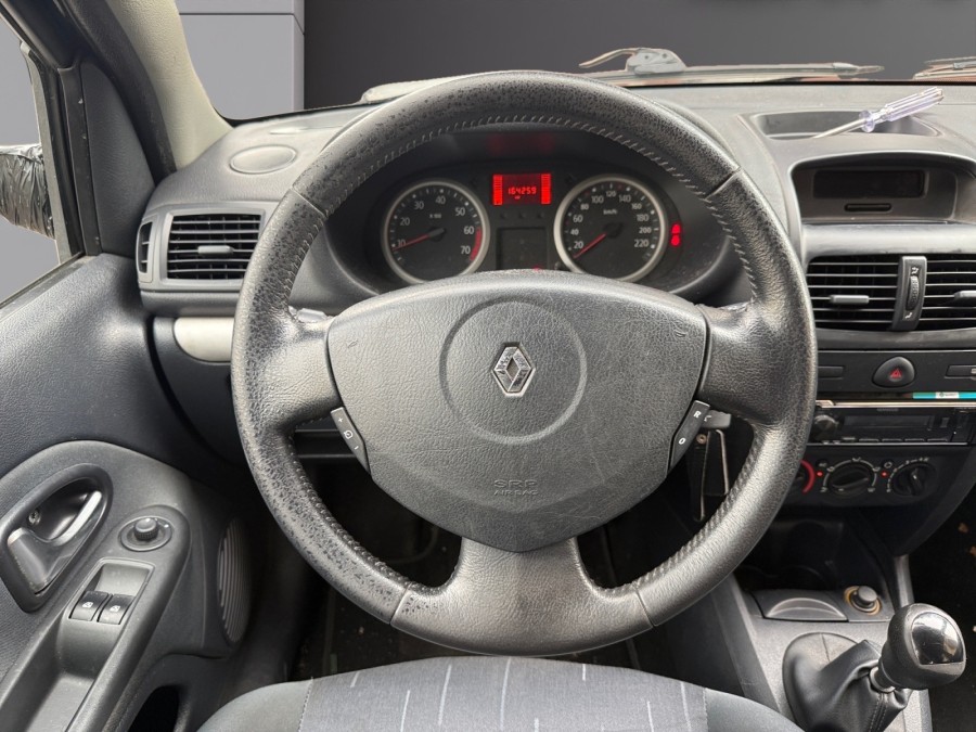 RENAULT d'occasion CLIO 1.4 16v 98ch Confort Pack Clim Dynamique 5p