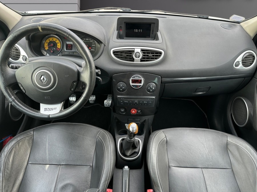RENAULT d'occasion CLIO III 2 16V RENAULT SPORT de 2011 Salon de