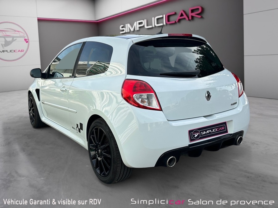 RENAULT d'occasion CLIO III 2 16V RENAULT SPORT de 2011 Salon de