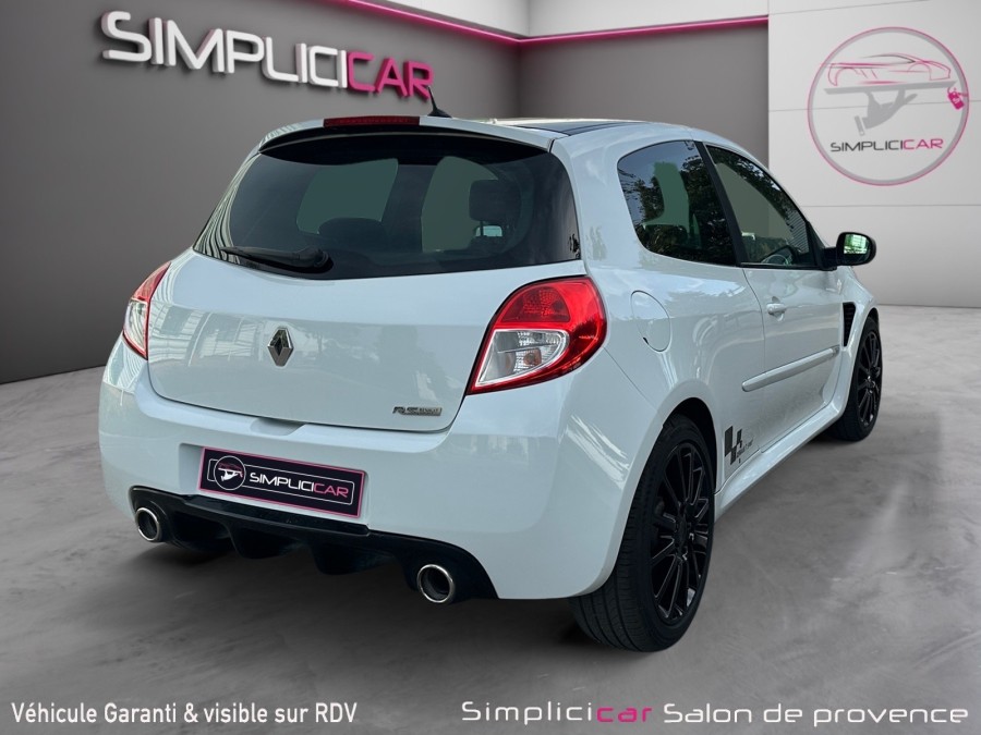 RENAULT d'occasion CLIO III 2 16V RENAULT SPORT de 2011 Salon de
