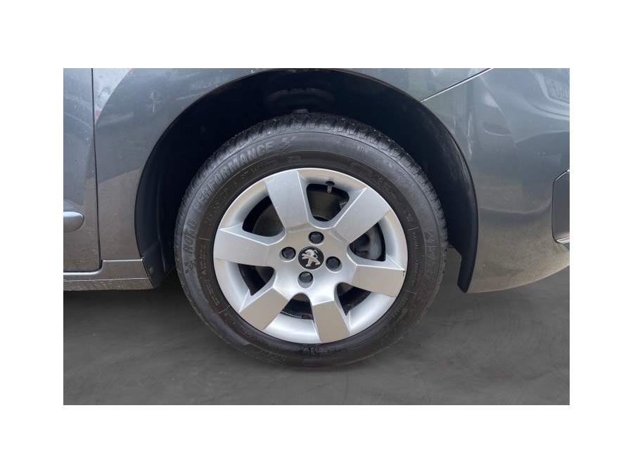 PEUGEOT d'occasion 5008 1.2 PURE TECH 130 de 2016 Beauvais (60)﻿