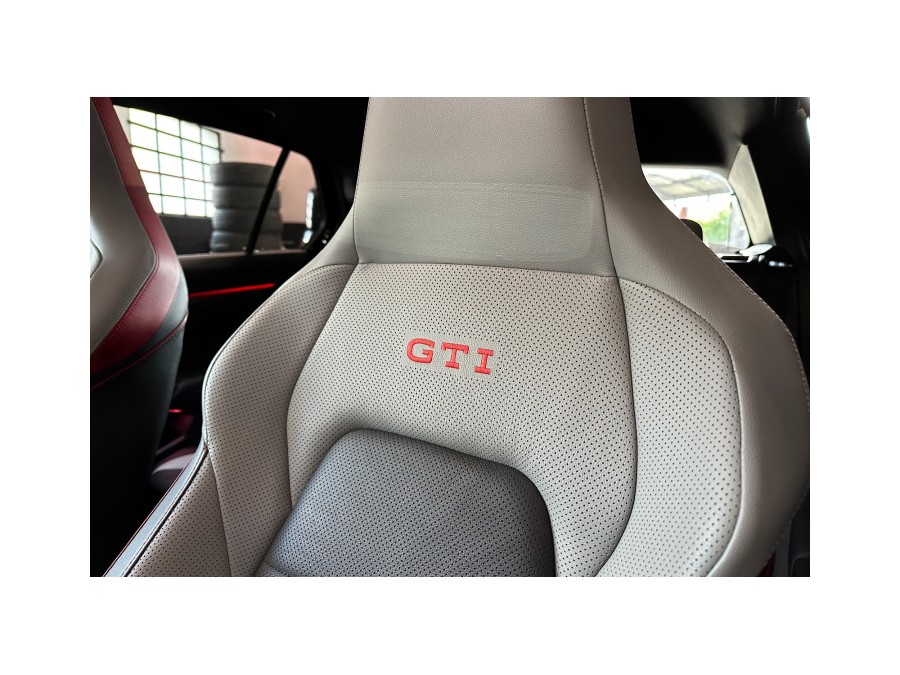 VOLKSWAGEN d'occasion GOLF 2.0 TSI 265 GTI DSG de 2024 Aix Les Bains