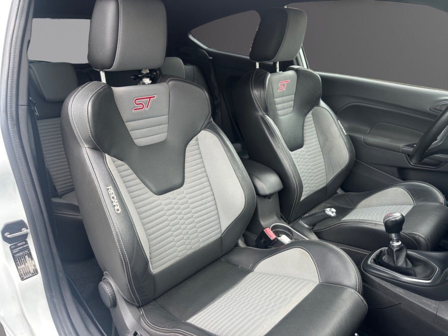 FORD d'occasion FIESTA 1.6 EcoBoost 182ch ST 3p de 2016 Vernon (27)﻿