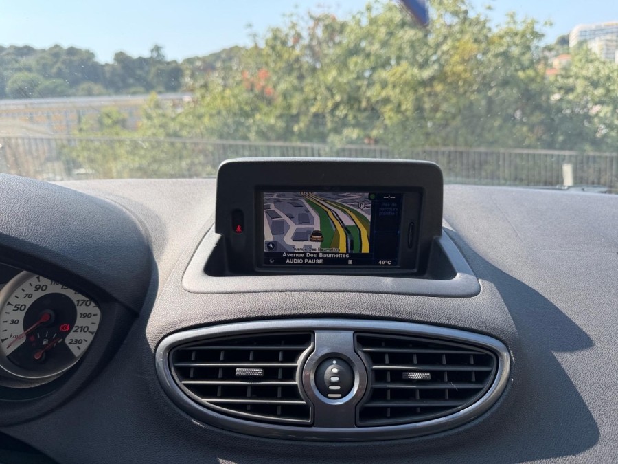 RENAULT d'occasion CLIO EXCEPTION PACK CUIR TOMTOM 1.5DCI 105 de 2009