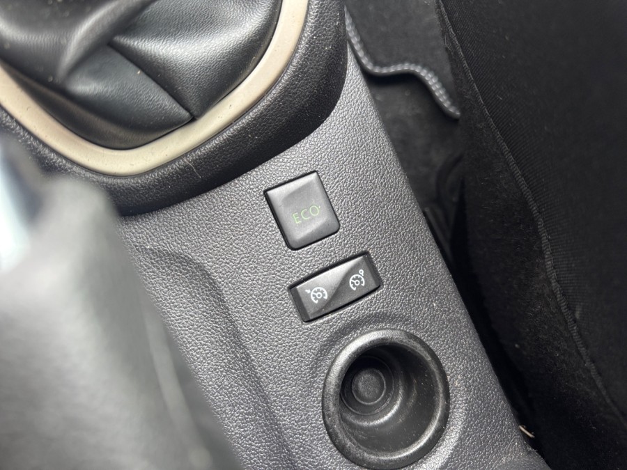 RENAULT d'occasion CAPTUR 0.9 TCE 90 BUSINESS de 2019 Troyes (10)﻿