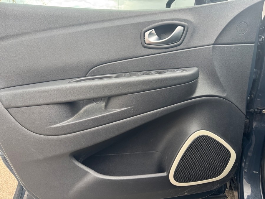 RENAULT d'occasion CAPTUR 0.9 TCE 90 BUSINESS de 2019 Troyes (10)﻿
