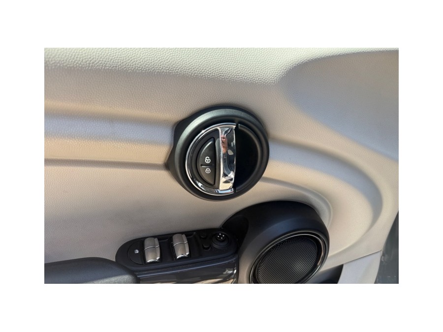 MINI d'occasion MINI COOPER 136 BUSINESS BA de 2015 Nice (06)﻿