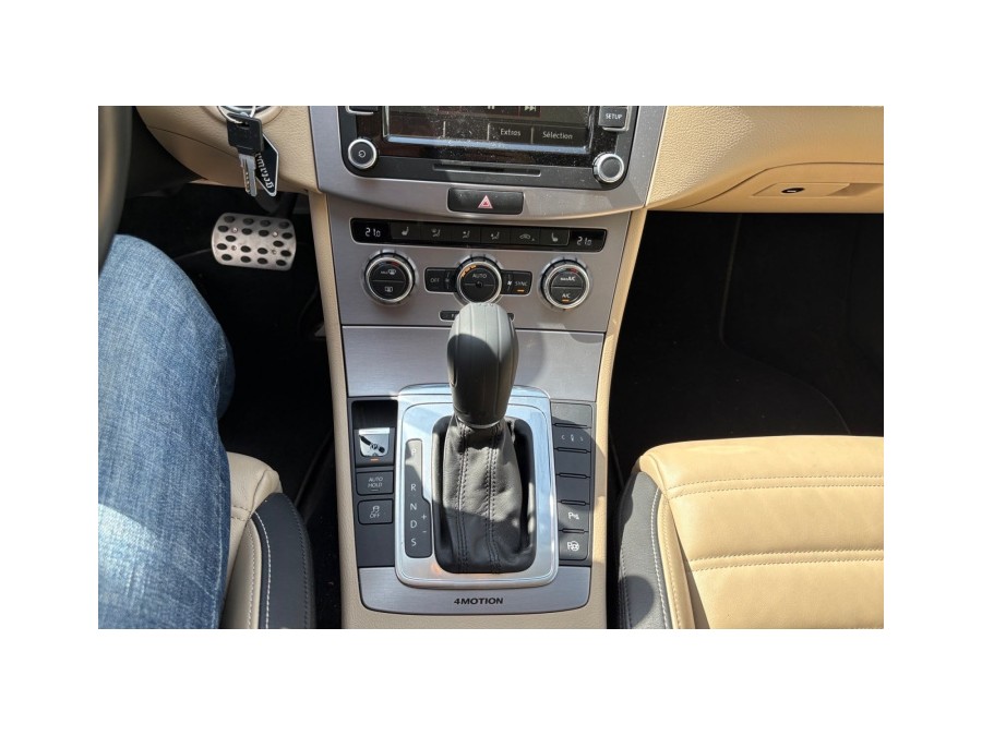 VOLKSWAGEN d'occasion CC 3.6 V6 FSI 300 CARAT EDITION 4MOTION DSG