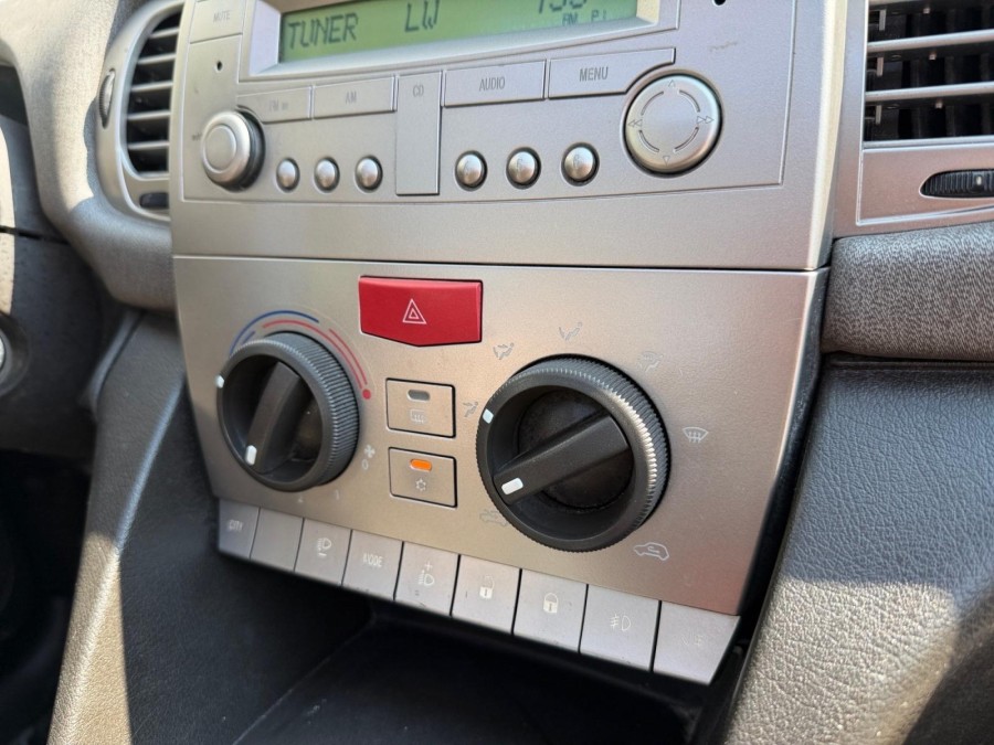 LANCIA d'occasion YPSILON 1.4 8V PLATINO de 2007 Nice (06)﻿