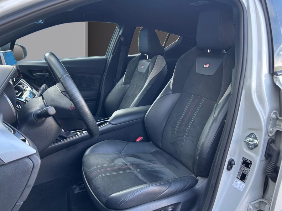 TOYOTA d'occasion C-HR 2.0 Hybride 184ch GR Sport E-CVT de 2024 Lyon