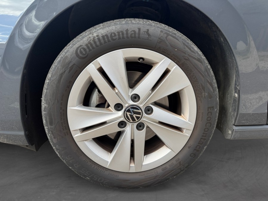 VOLKSWAGEN d'occasion GOLF VIII 1 ETSI 110 business LIFE DSG AUTO de