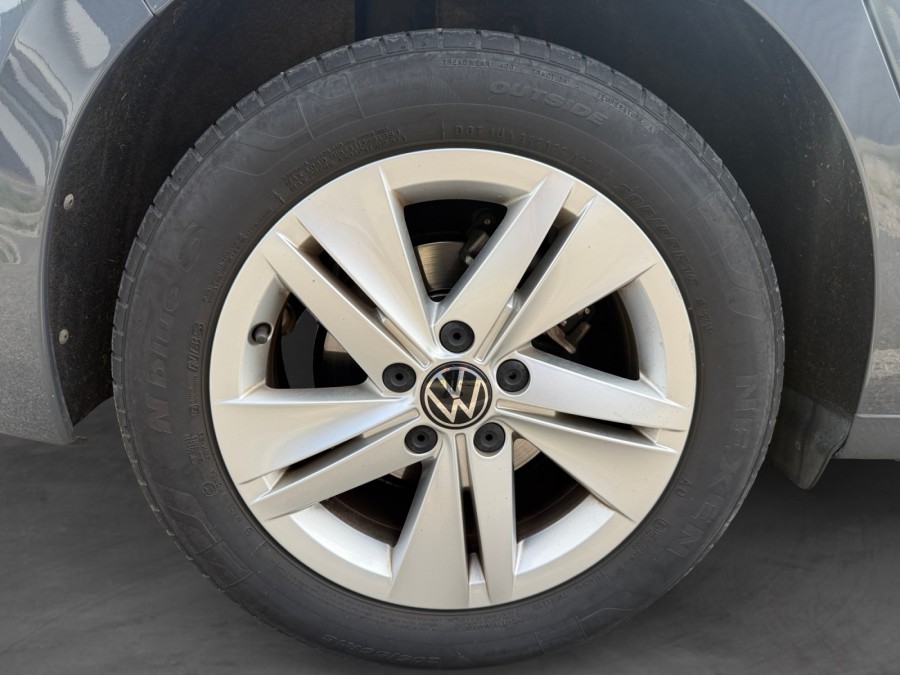 VOLKSWAGEN d'occasion GOLF VIII 1 ETSI 110 business LIFE DSG AUTO de