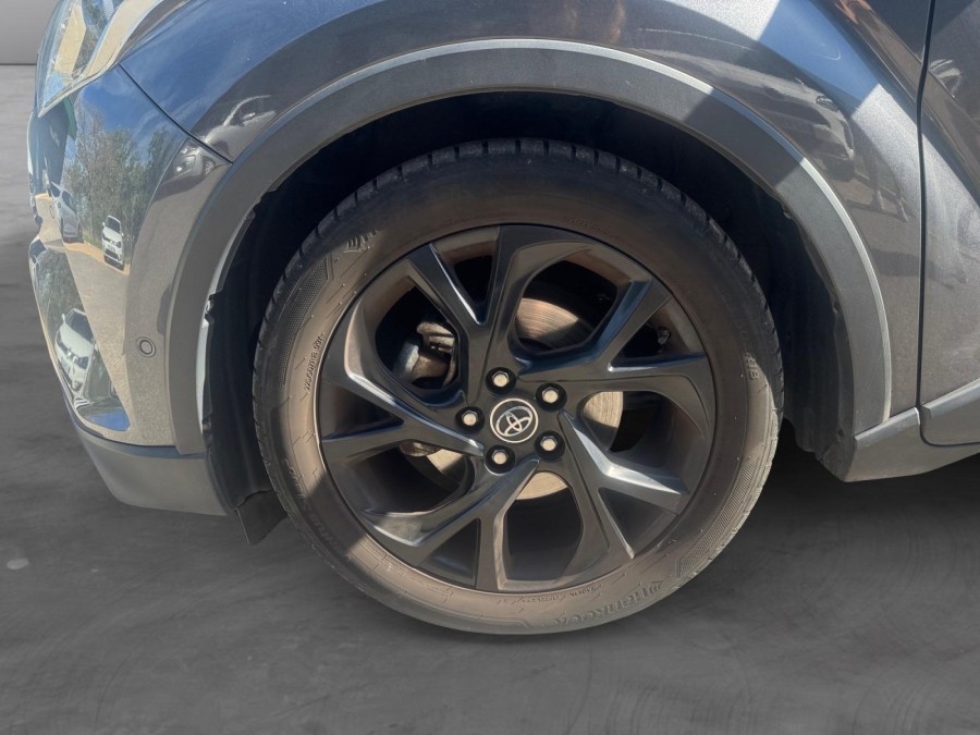 TOYOTA d'occasion CHR 1.8 HYBRIDE 122H GRAPHIC de 2019 Nord Isère