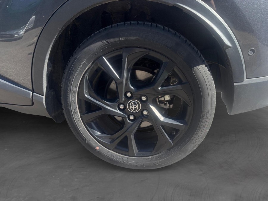 TOYOTA d'occasion CHR 1.8 HYBRIDE 122H GRAPHIC de 2019 Nord Isère